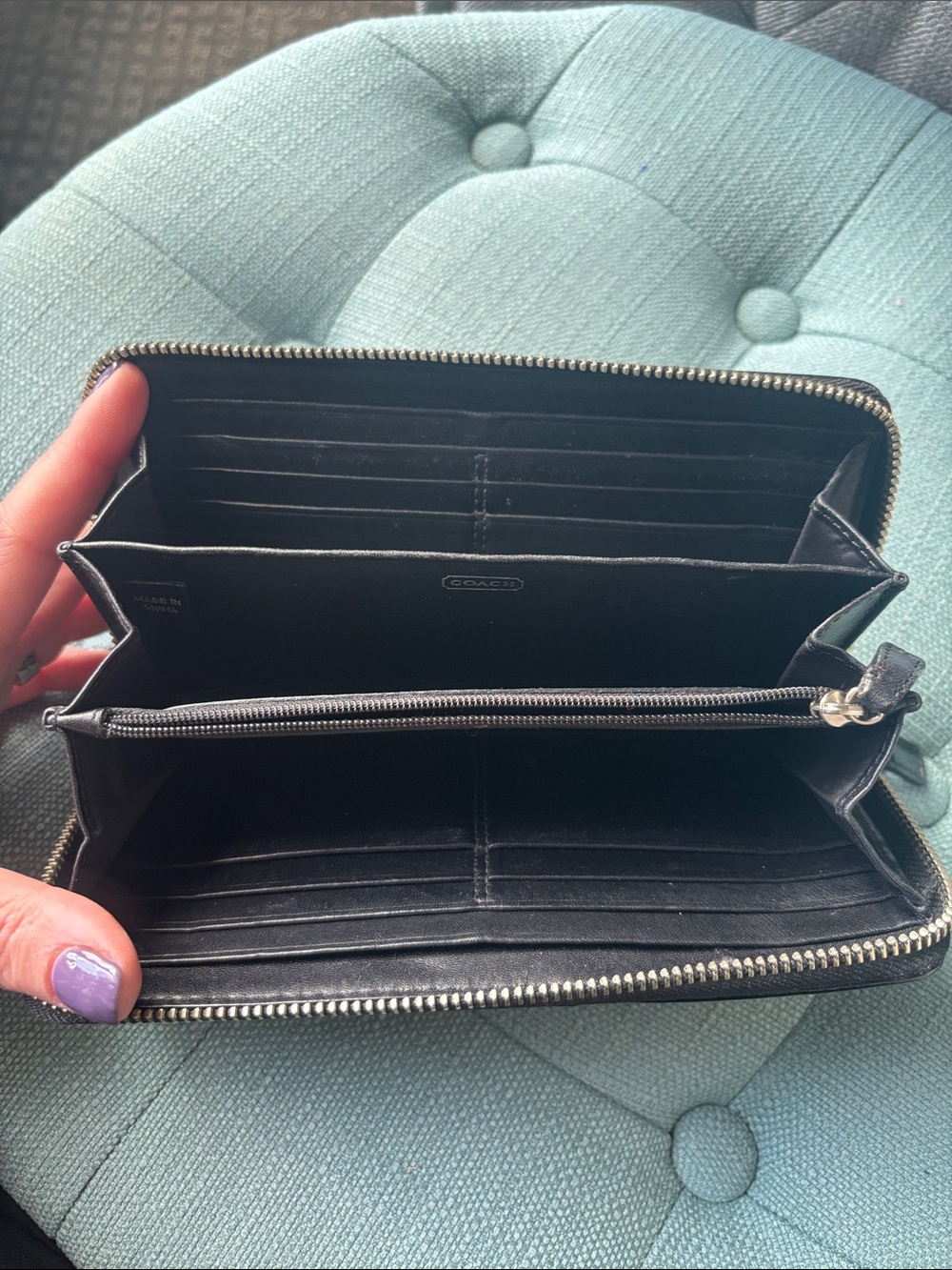 Coach Black Patent Leather Zip Wallet with Signature 'C' Embossing - Picture 4 of 4